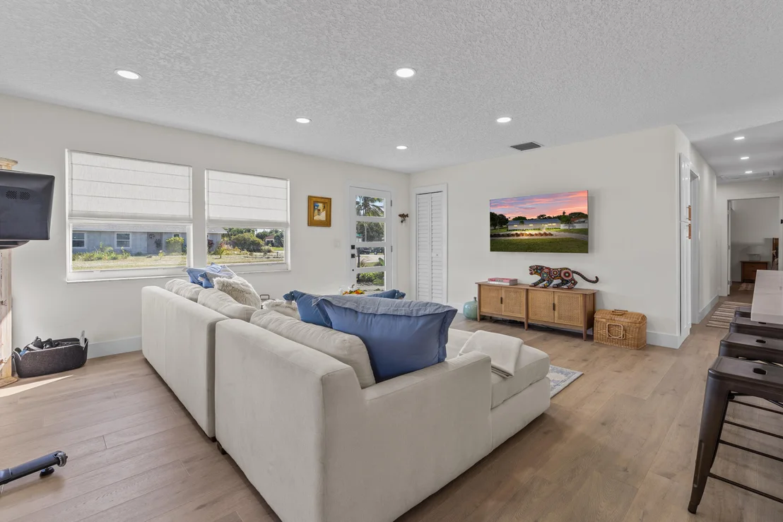 Photo of 4139 Russell Street