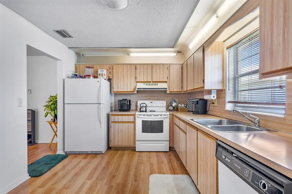 Photo of 6184 Stanley Lane