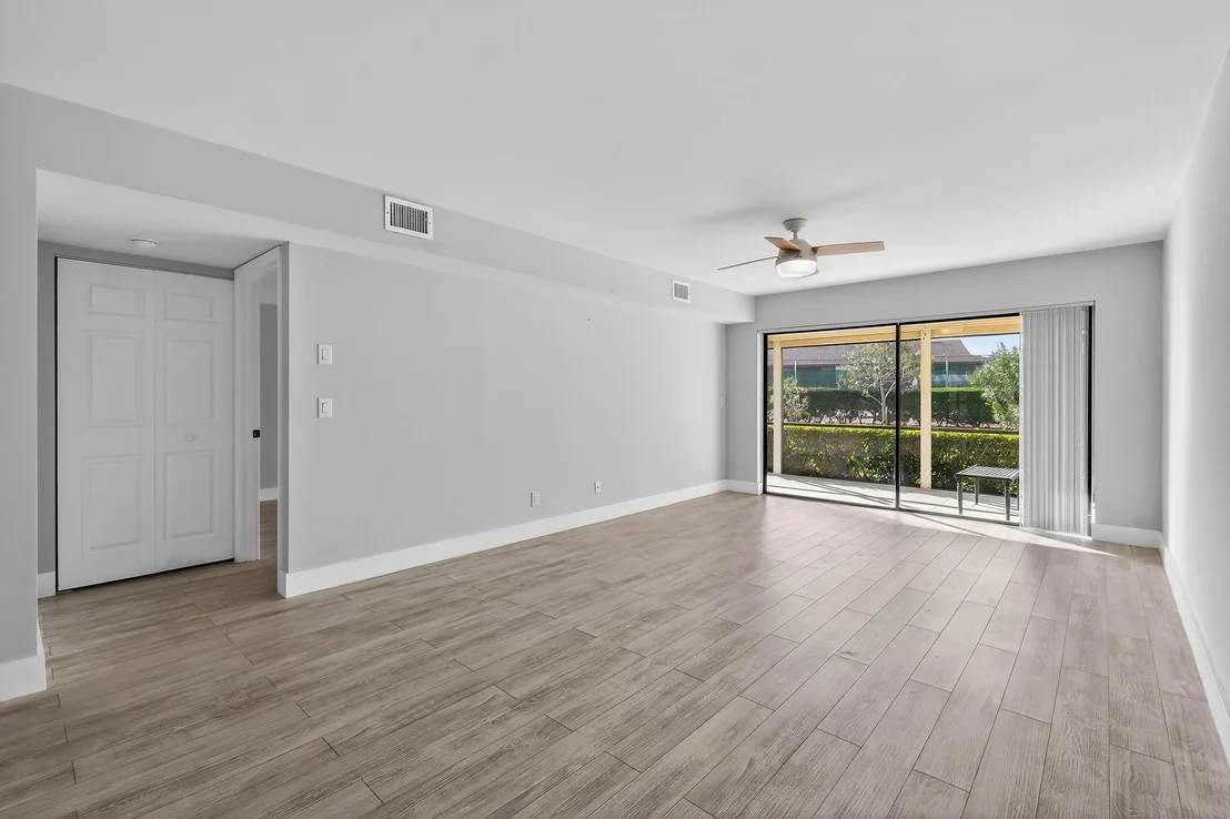 Photo of Unit C at 901 Pinecrest Circle
