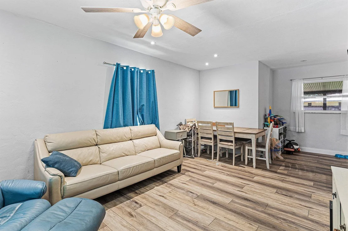 Photo of 3108 Clyde Road
