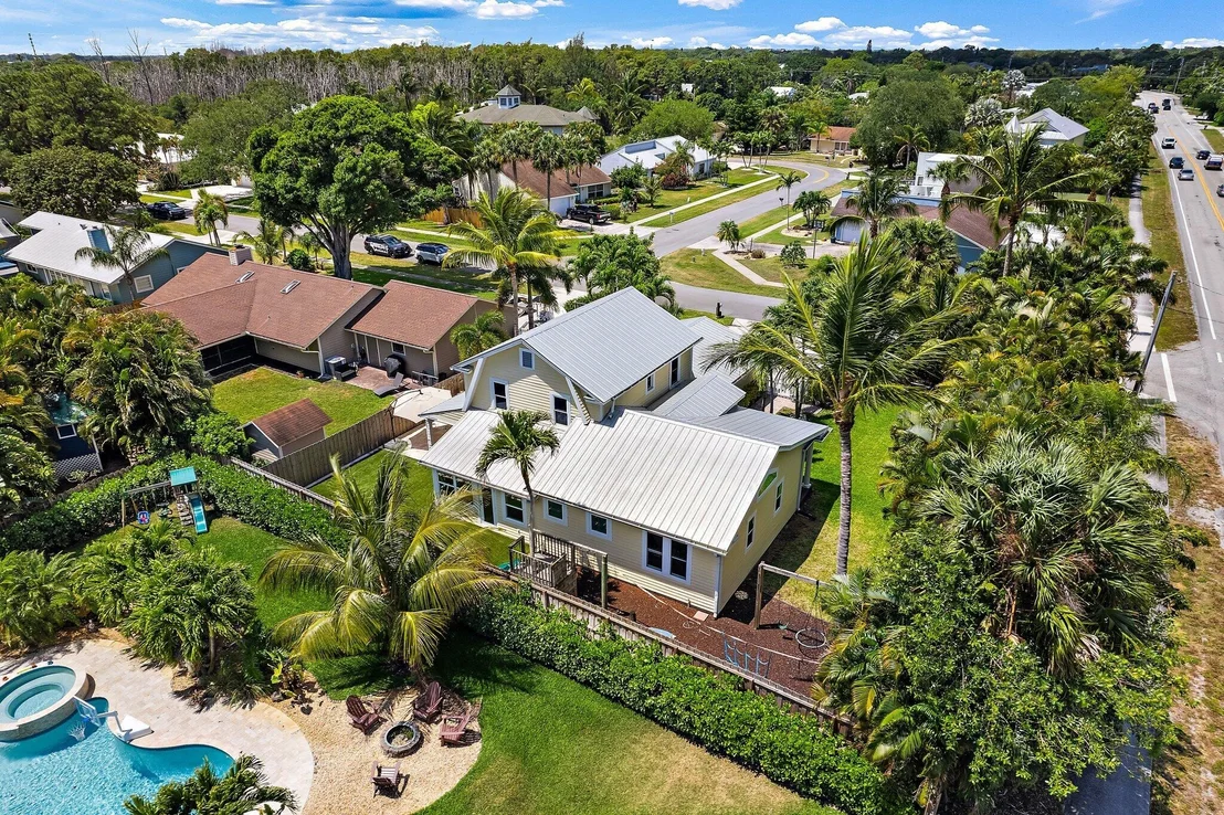 Photo of 715 Warren Drive