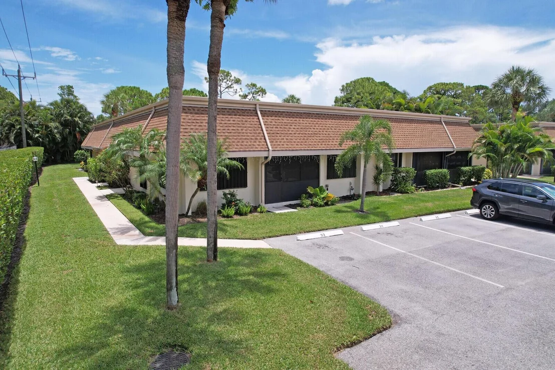 Photo of Unit A at 104 Half Moon Circle