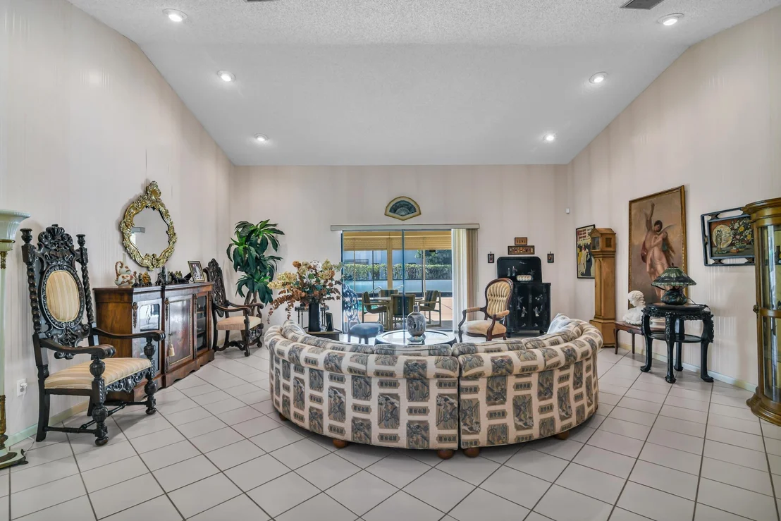 Photo of 2660 Riviera Drive