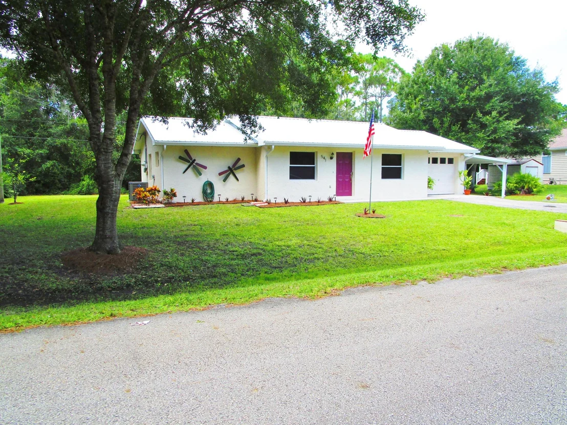 Photo of 541 SE 35th Terrace