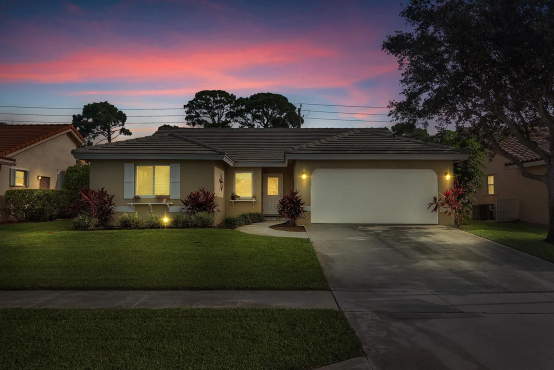 Photo of 5161 Rosen Boulevard
