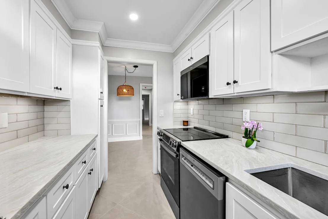 Photo of Unit D at 285 Main Boulevard