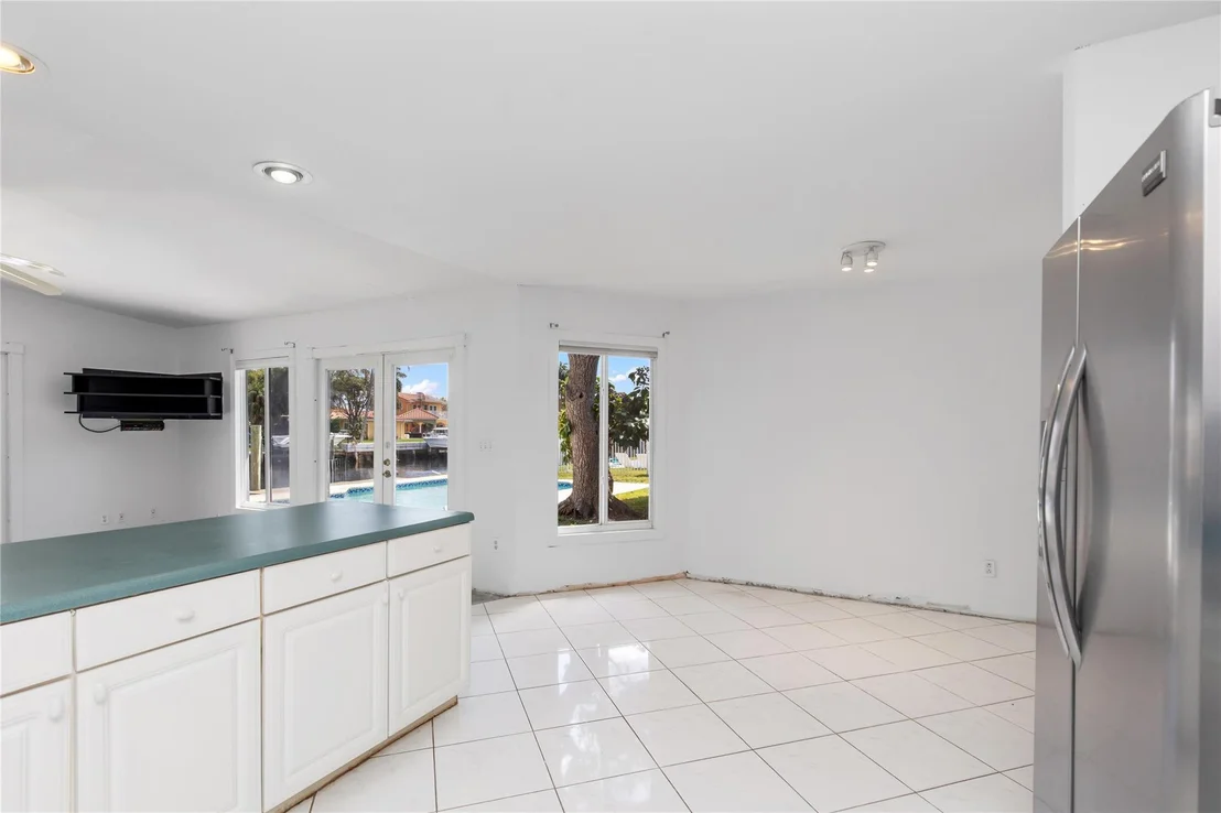 Photo of 360 SE 5th Avenue
