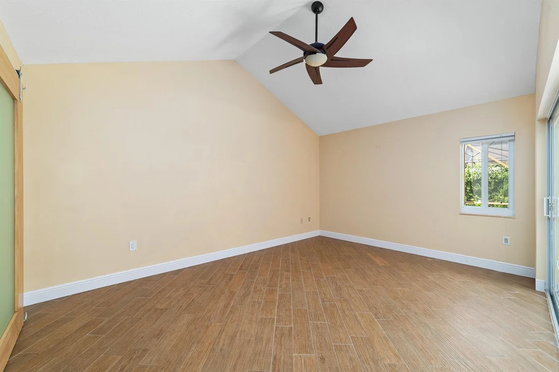 Photo of 418 River Edge Road