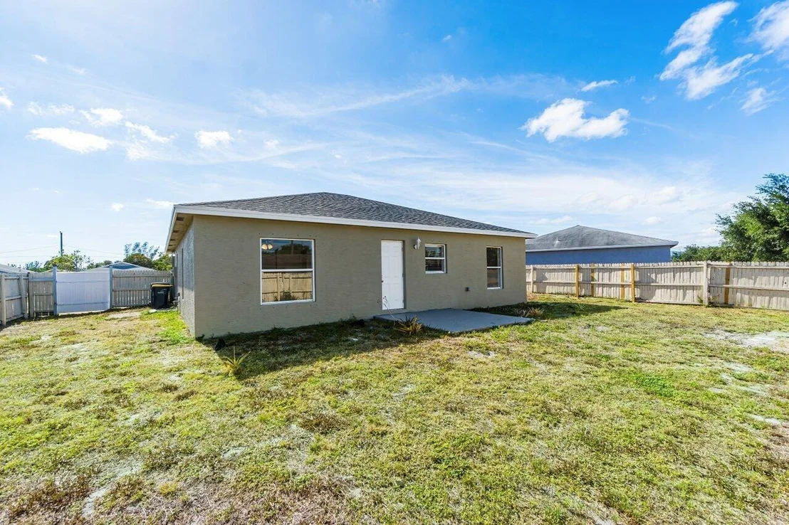 Photo of 929 SE Forrest Park Drive