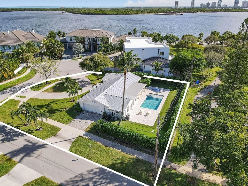 Photo of 700 Lakeside Circle