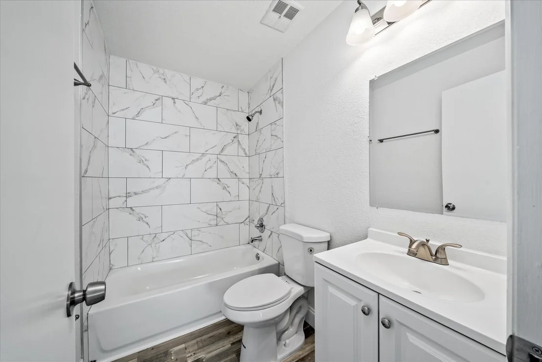 Photo of 825 2nd Street