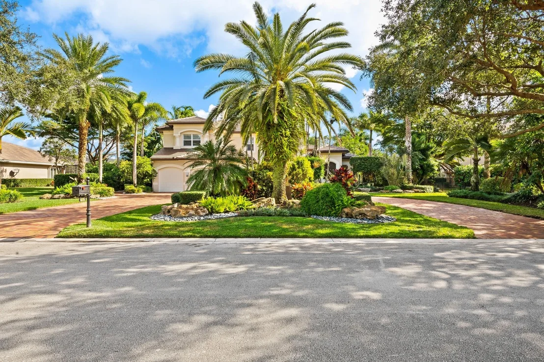 Photo of 3378 Bradenham Lane