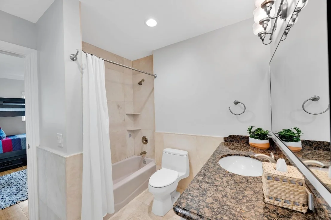Photo of 8 Oneida Lane