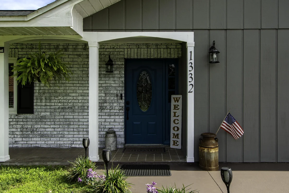 Photo of 1332 N Oak Ridge Drive