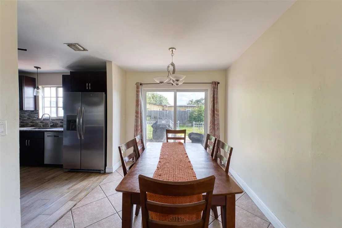 Photo of 6471 Pershing Street
