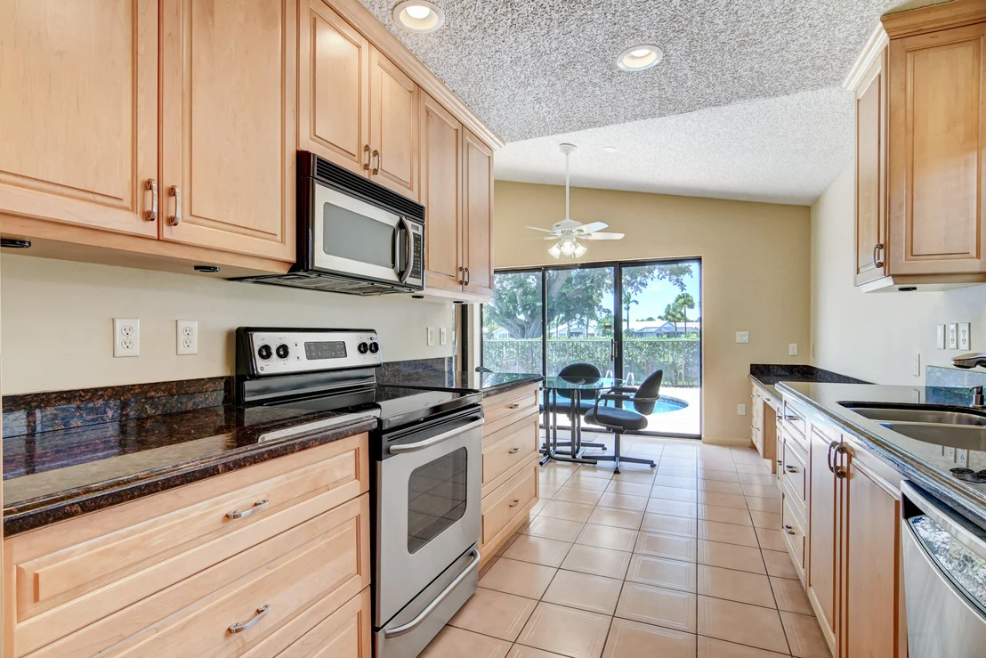 Photo of 11055 Clover Leaf Circle