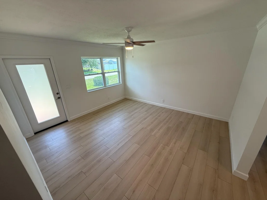 Photo of 1417 Willow Road
