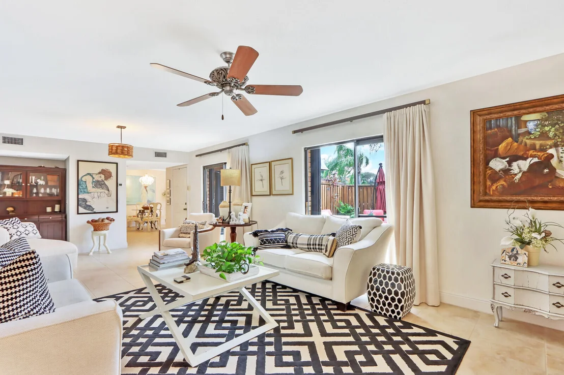 Photo of Unit 18D at 1420 Ocean Way
