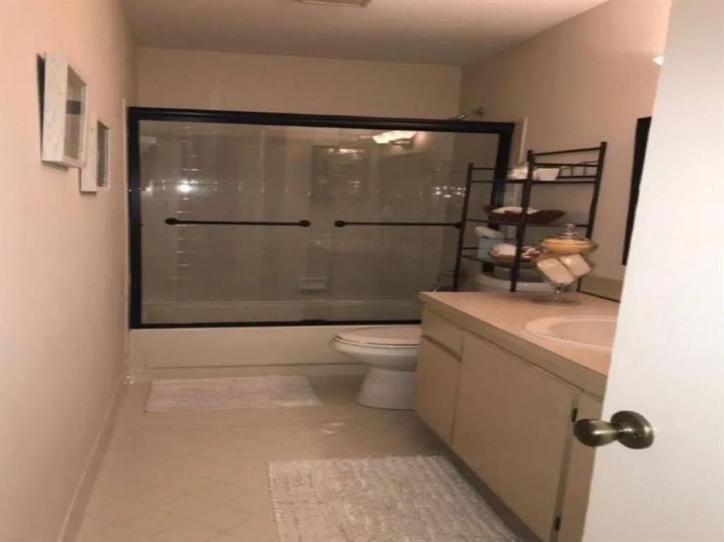 Photo of 6217 Overland Place
