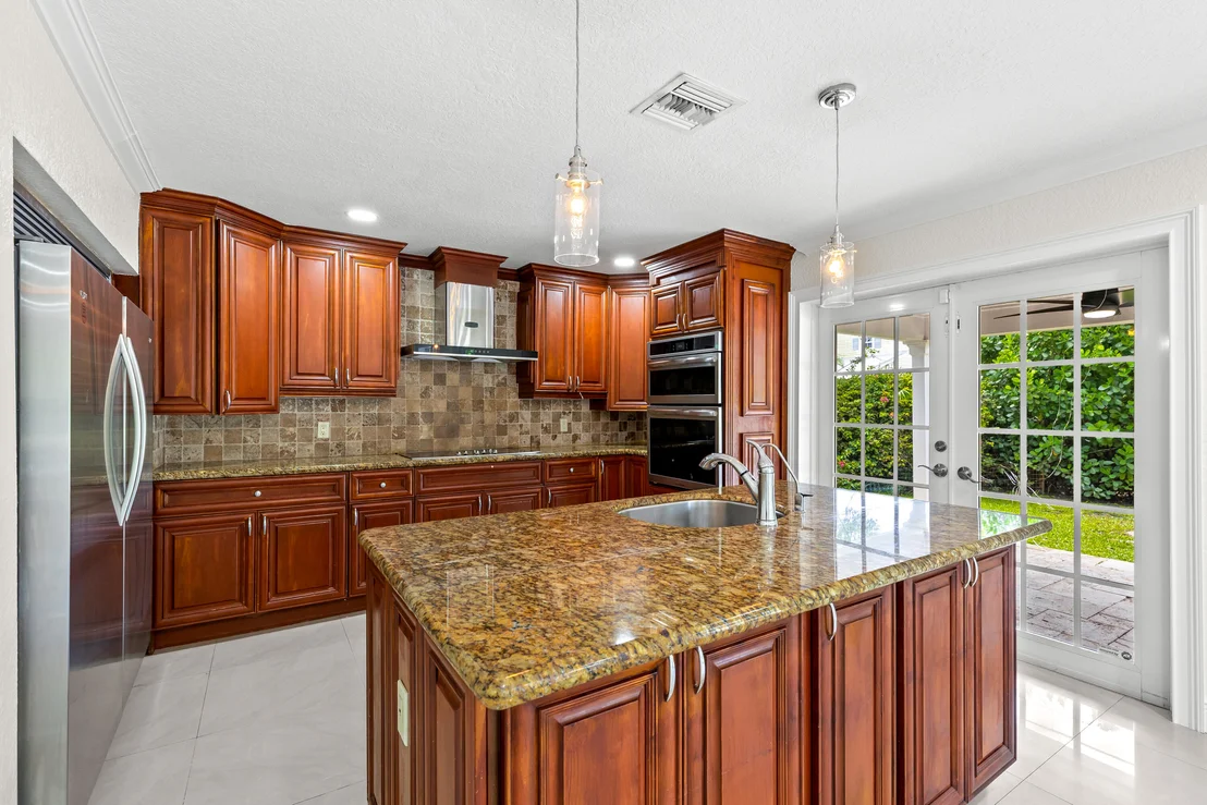 Photo of 4610 Pinetree Drive