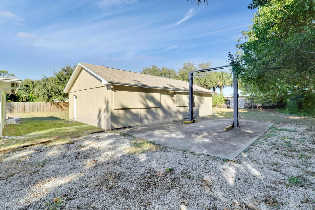 Photo of 2867 Oak Drive