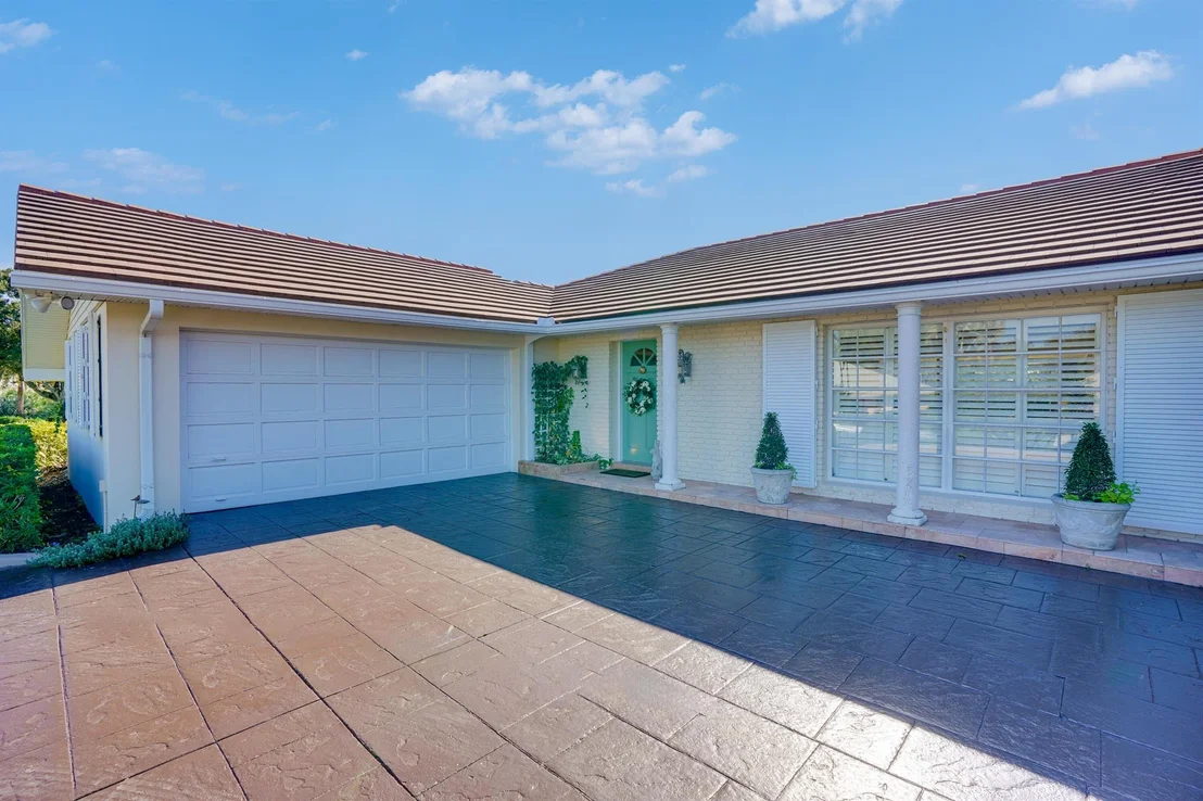 Photo of 4143 SE Fairway E
