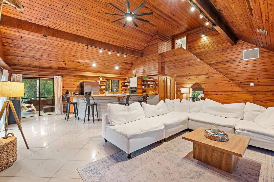 Photo of 4844 River Place