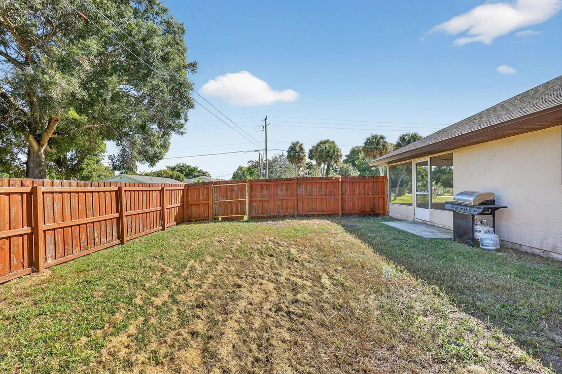 Photo of 2906 1st Road