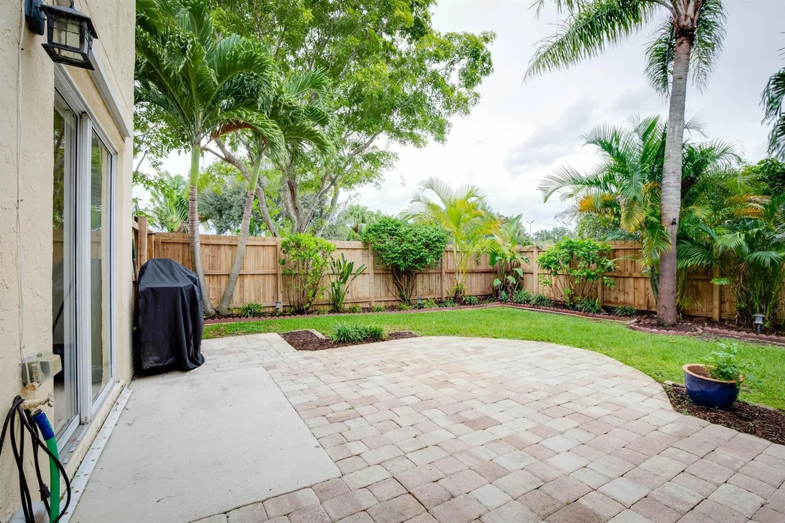 Photo of 9840 Holly Hill Drive
