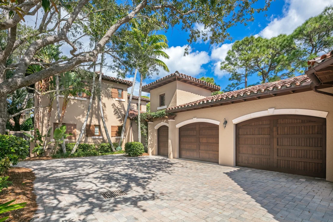 Photo of 306 Villa Drive