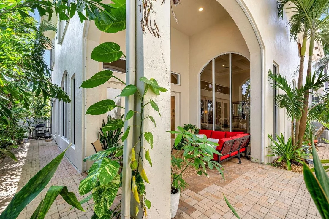 Photo of 3628 S Ocean Boulevard