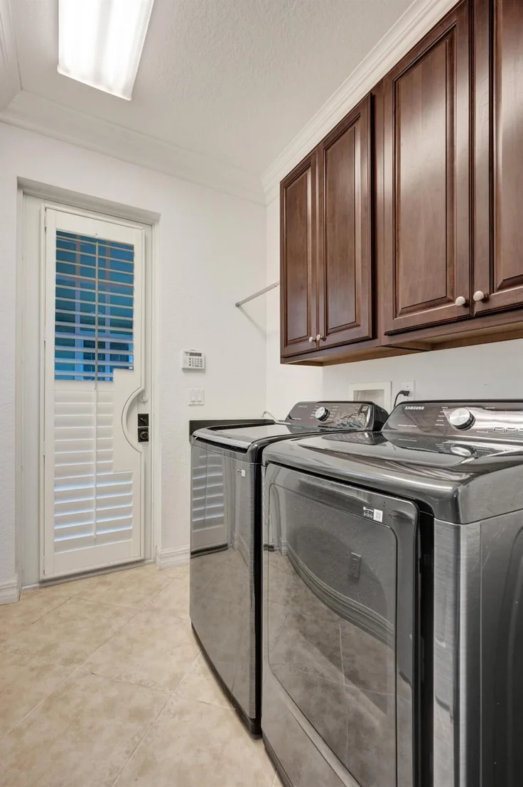 Photo of 115 Edenberry Avenue