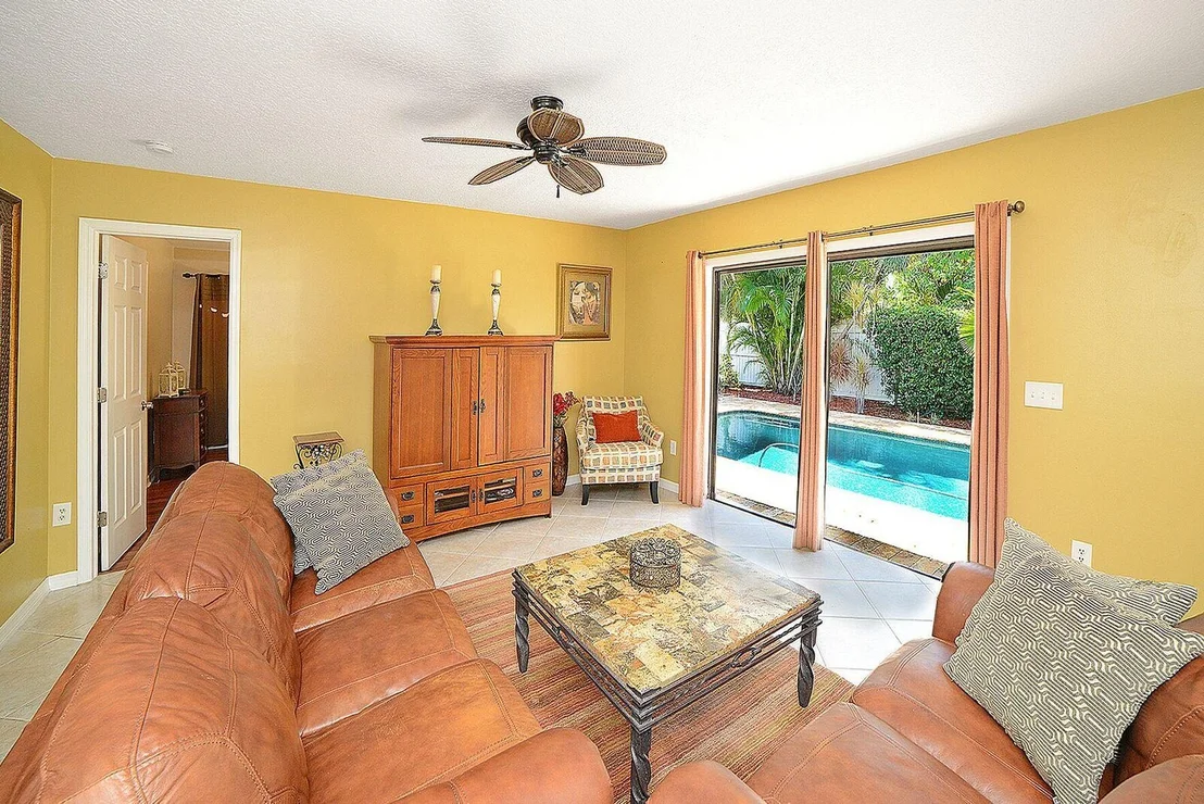 Photo of 4218 Woods End Road