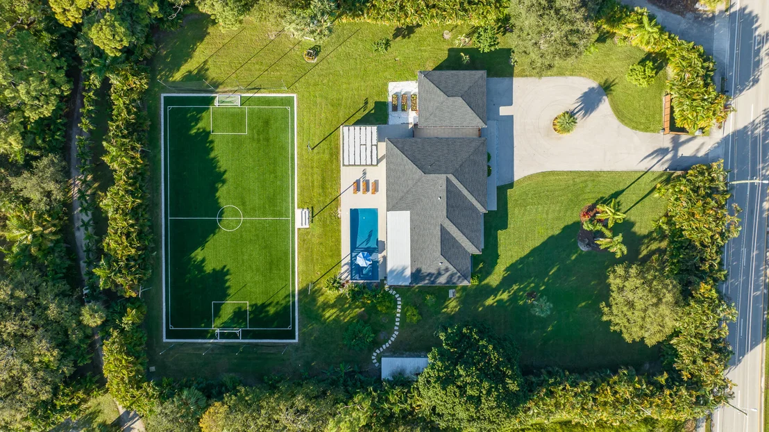 Photo of 7647 Lawrence Road