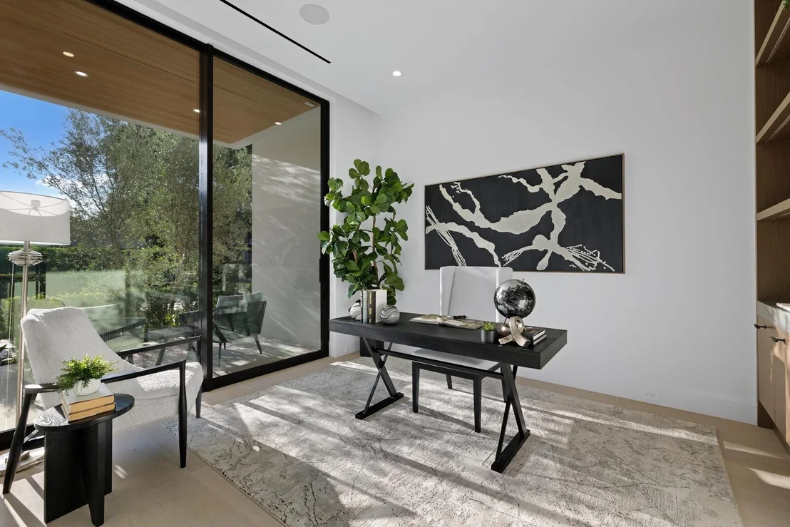 Photo of 400 NE Olive Way