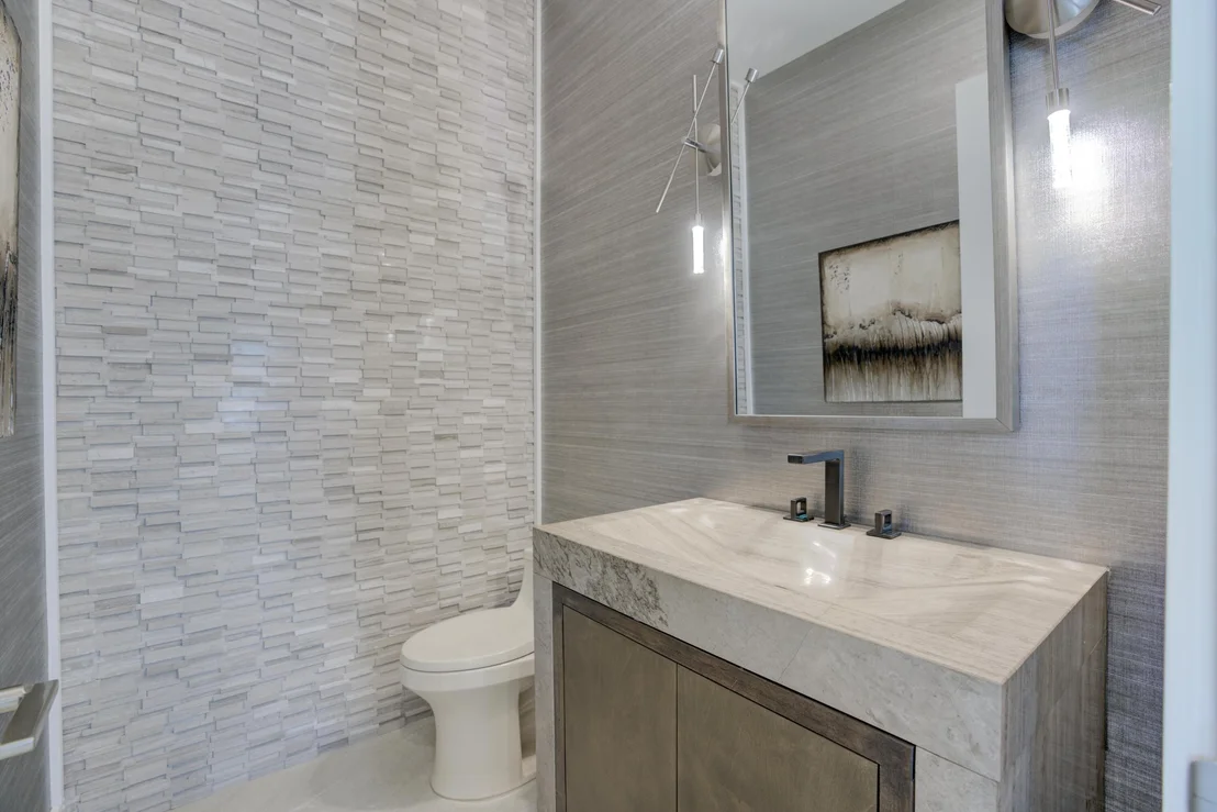 Photo of 2385 Edgewater Drive