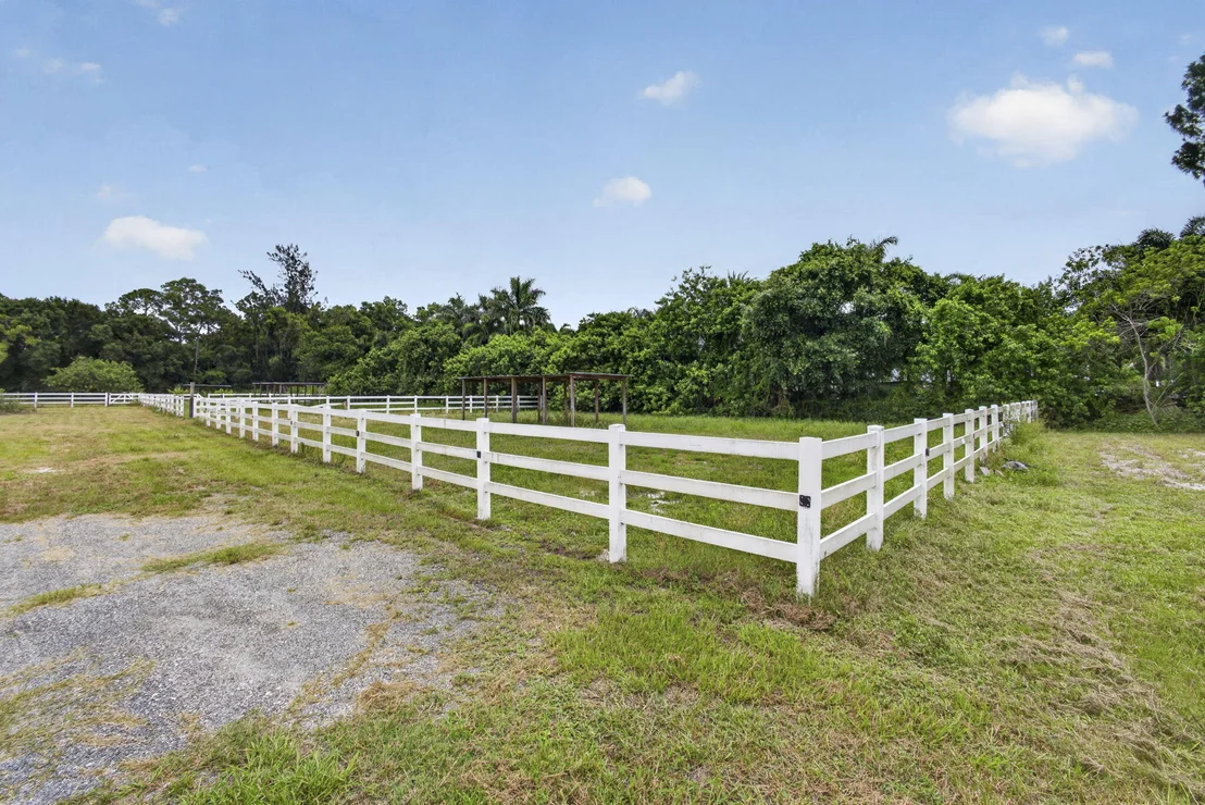 Photo of 2944 A Road