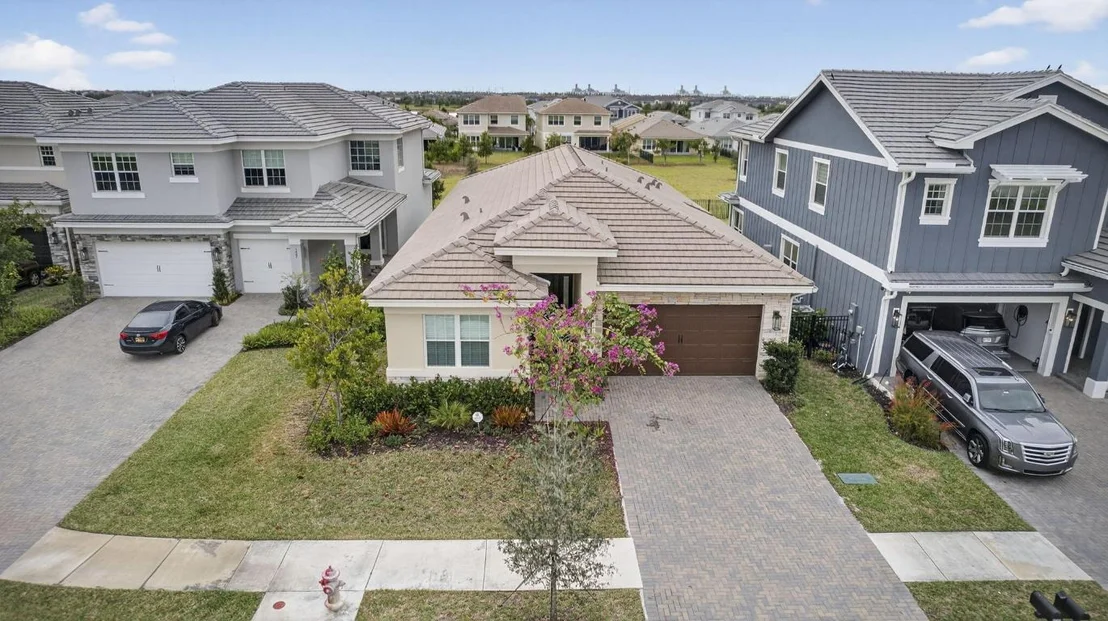 Photo of 1411 Thistle Place