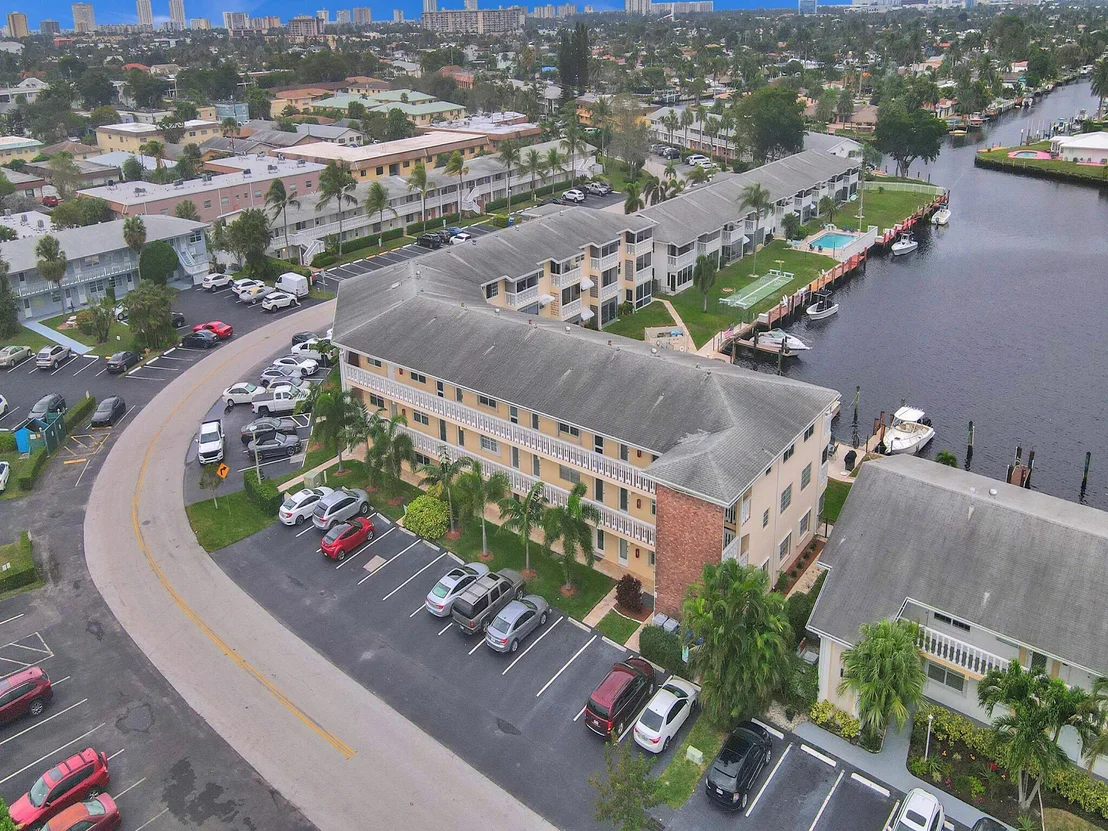 Photo of Unit 304 at 700 Pine Drive