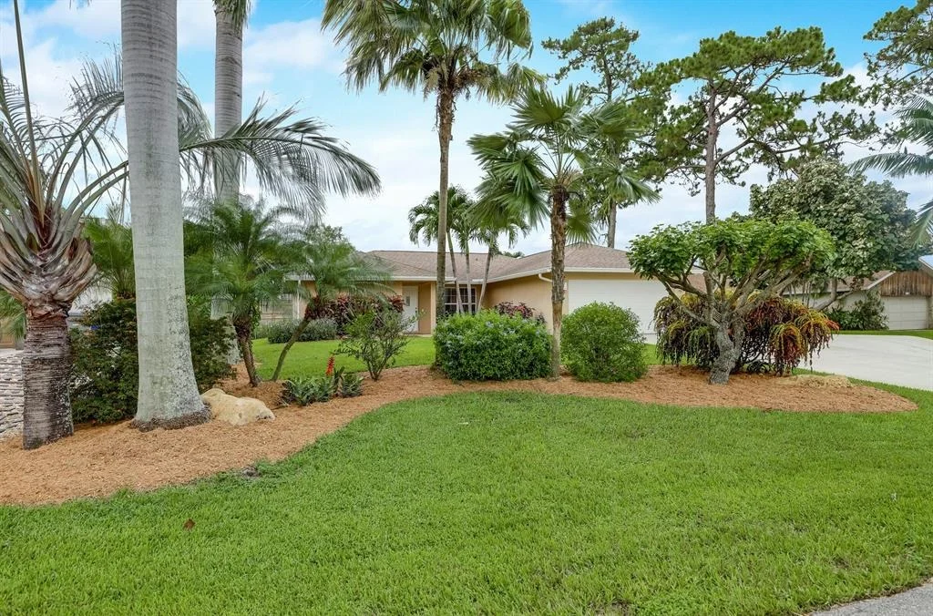 Photo of 4815 Dolphin Drive