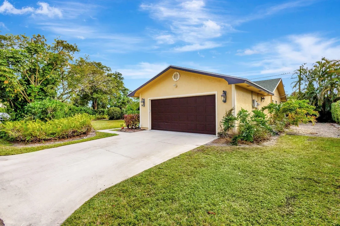 Photo of 9506 SE River Terrace