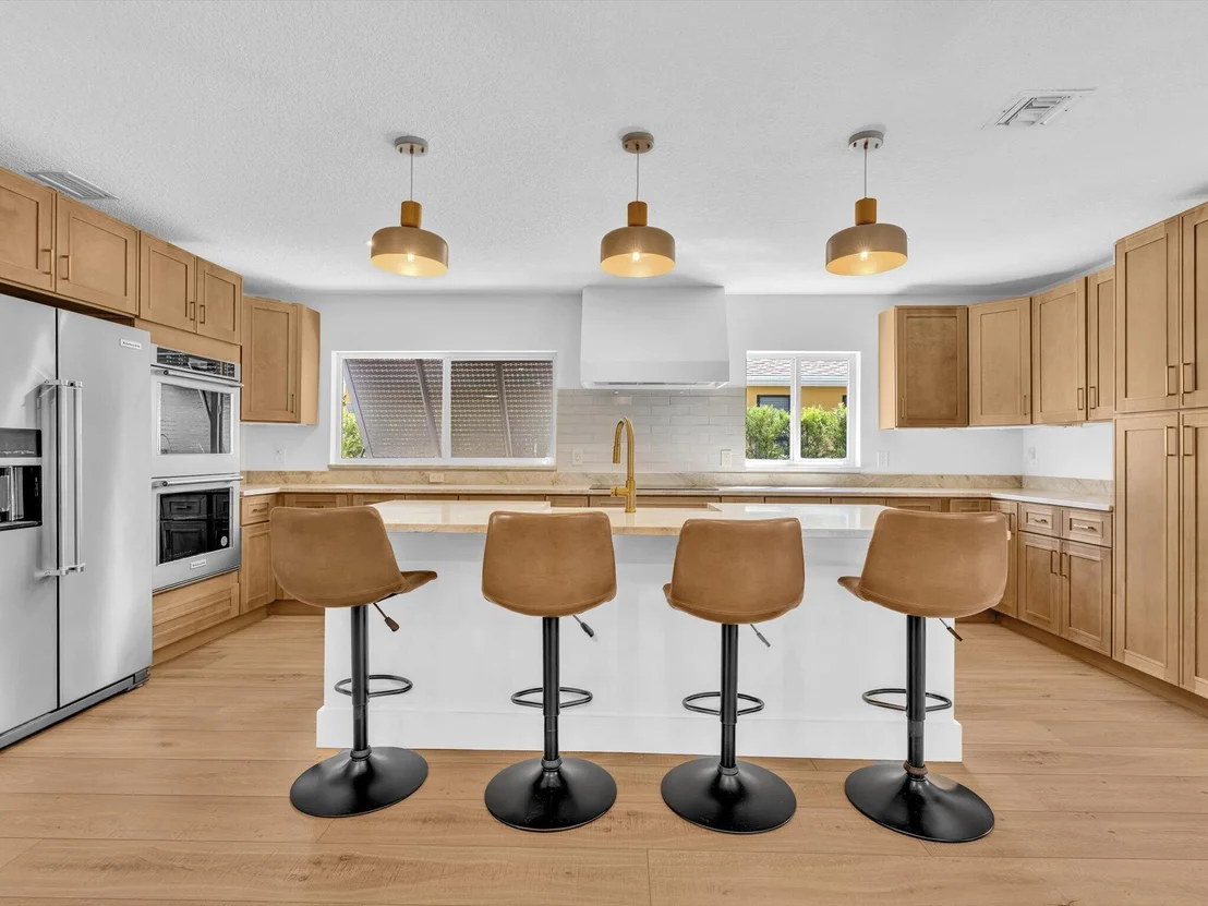 Photo of 3264 Lakeview Drive