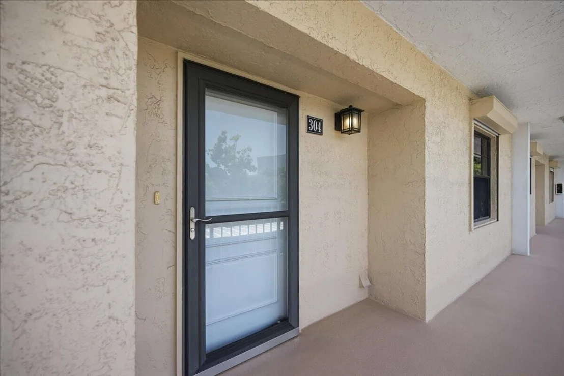 Photo of Unit 304D at 300 N HIGHWAY A1A