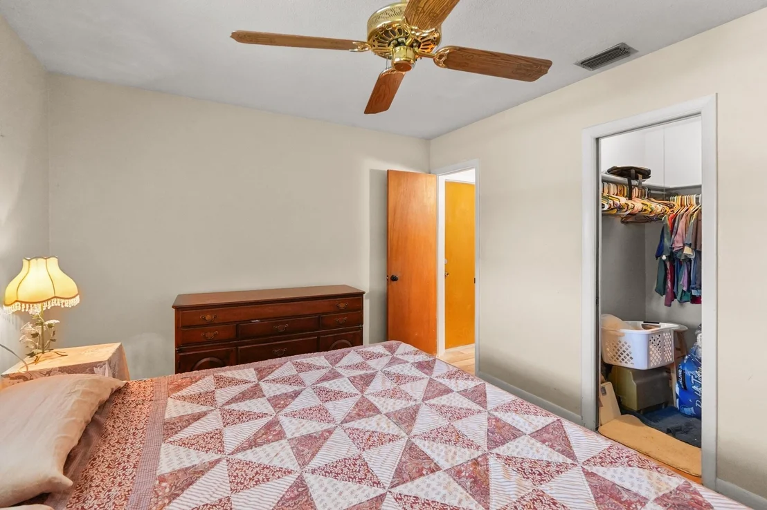 Photo of 1515 CRESCENT Drive
