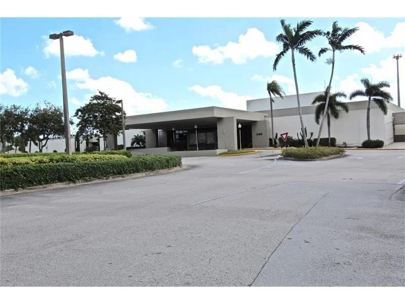 Photo of Unit D3 at 1903 Bermuda Circle