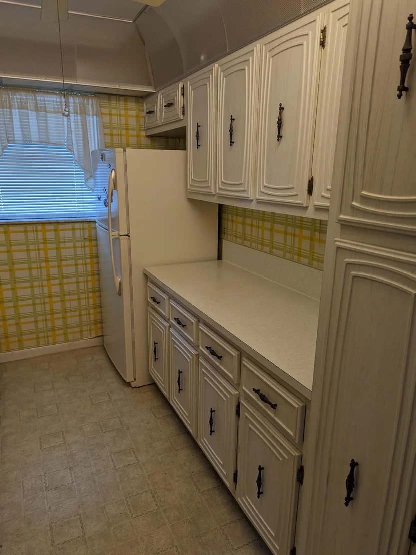 Photo of Unit D at 360 High Point Boulevard