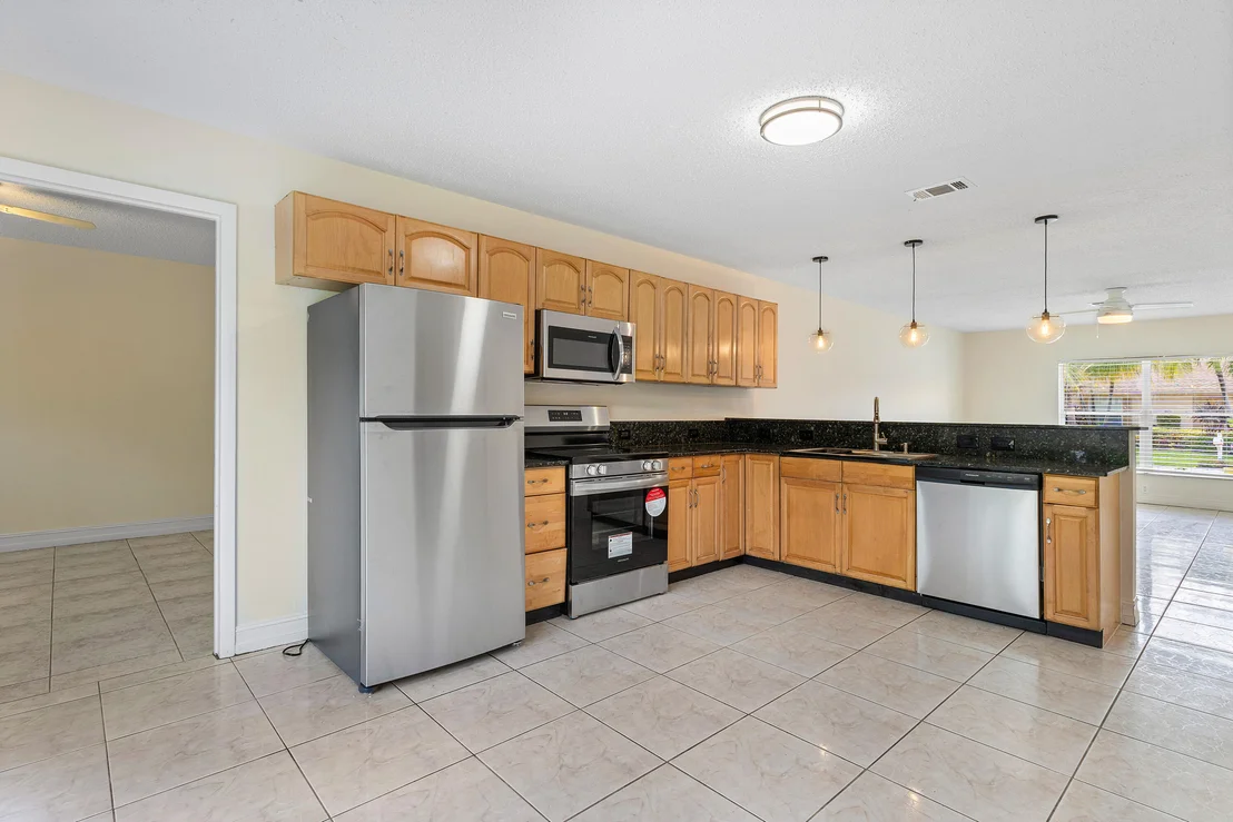 Photo of 5921 Ithaca Circle W