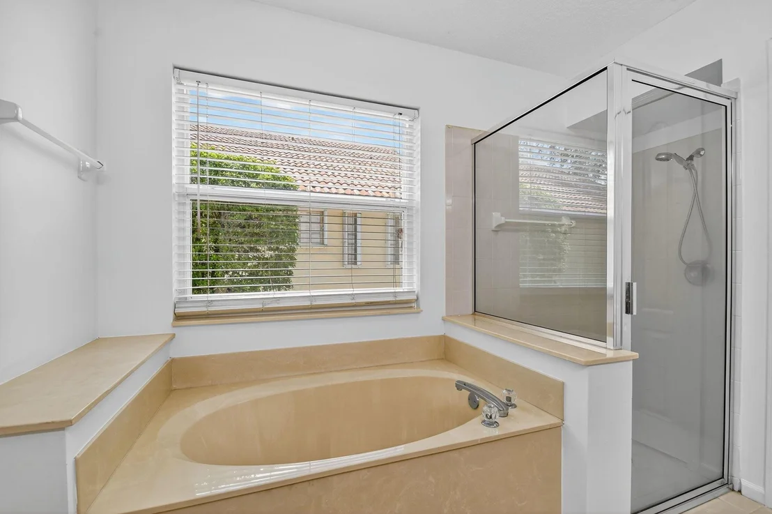 Photo of 2707 Pointe Circle