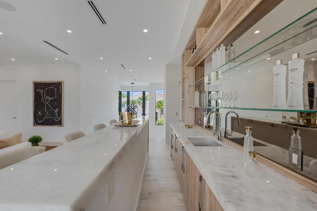 Photo of 948 Banyan Drive