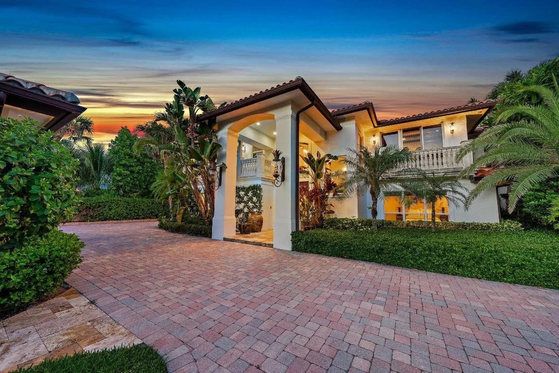 Photo of 613 S Beach Road